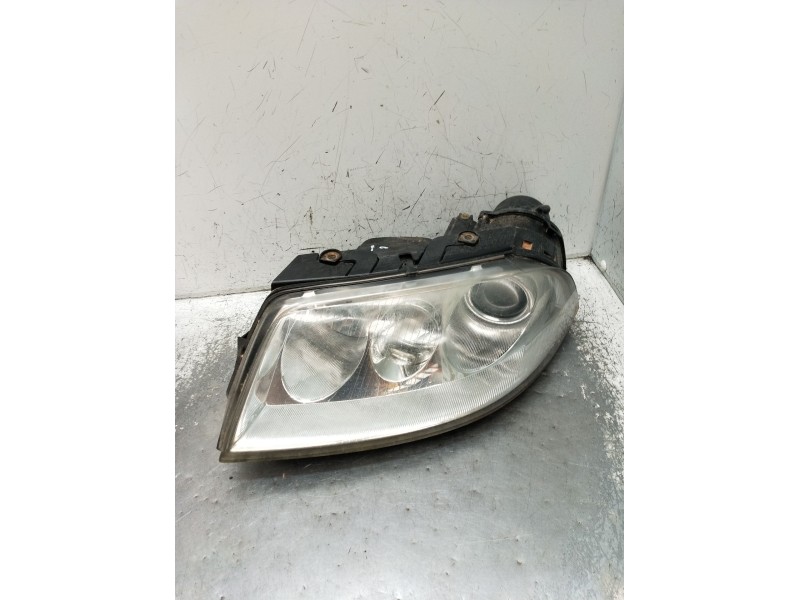 Recambio de faro izquierdo para volkswagen passat b5.5 (3b3) 1.9 tdi 4motion referencia OEM IAM  XENON 2001