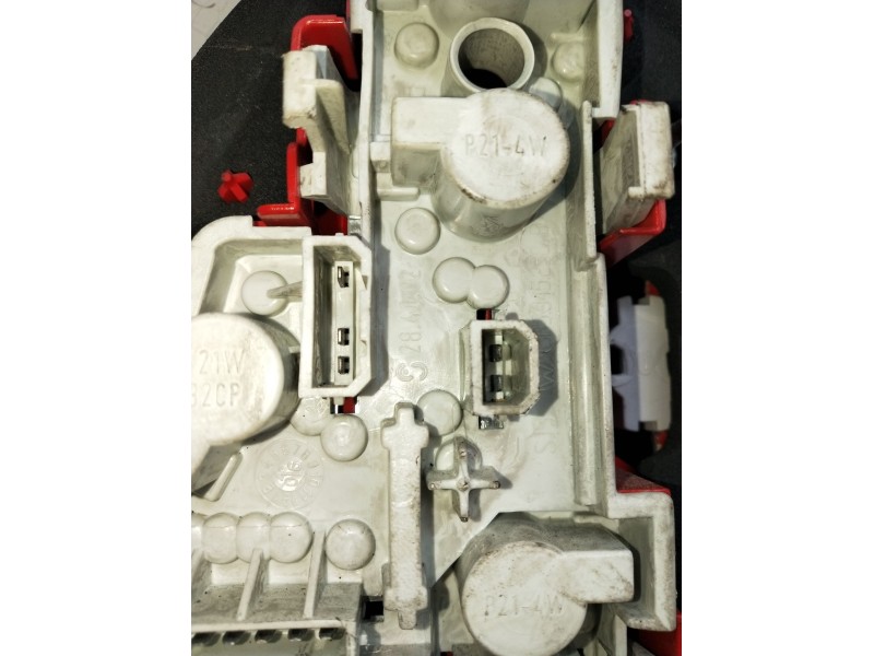 Recambio de piloto trasero derecho para volkswagen passat b5.5 (3b3) 1.9 tdi 4motion referencia OEM IAM   2001