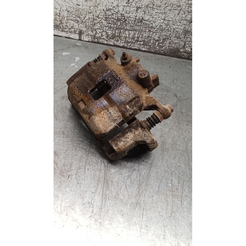 Recambio de pinza freno delantera izquierda para mitsubishi l200 / triton (ka_t, kb_t) 2.5 di-d 4wd (kb4t) referencia OEM IAM  T