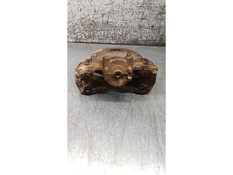 Recambio de pinza freno delantera izquierda para mitsubishi l200 / triton (ka_t, kb_t) 2.5 di-d 4wd (kb4t) referencia OEM IAM  T