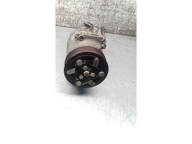 Recambio de compresor aire acondicionado para renault megane iv hatchback (b9a/m/n_) 1.3 tce 115 (b9n9) referencia OEM IAM 92600