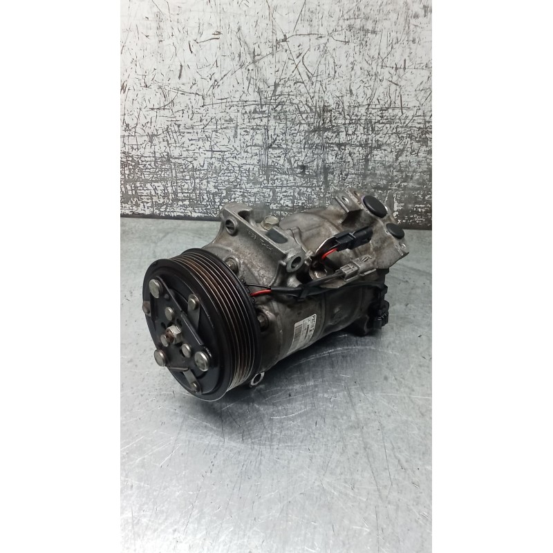 Recambio de compresor aire acondicionado para renault megane iv hatchback (b9a/m/n_) 1.3 tce 115 (b9n9) referencia OEM IAM 92600