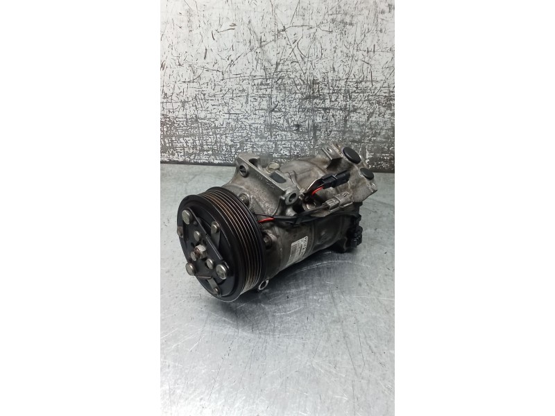 Recambio de compresor aire acondicionado para renault megane iv hatchback (b9a/m/n_) 1.3 tce 115 (b9n9) referencia OEM IAM 92600