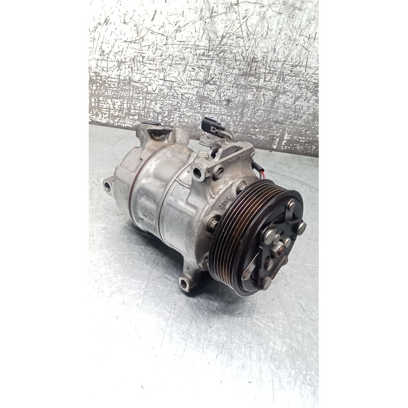Recambio de compresor aire acondicionado para renault megane iv hatchback (b9a/m/n_) 1.3 tce 115 (b9n9) referencia OEM IAM 92600