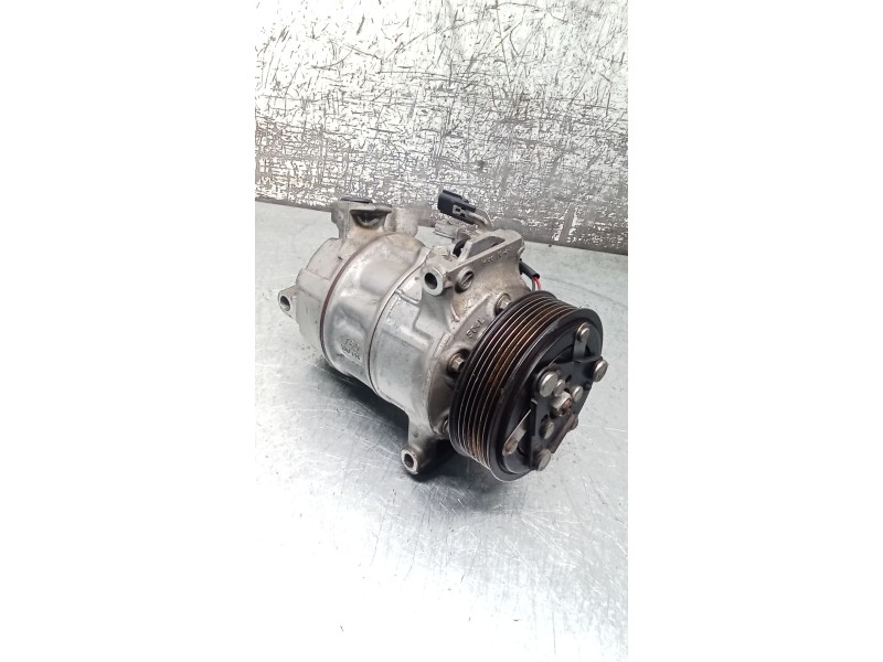 Recambio de compresor aire acondicionado para renault megane iv hatchback (b9a/m/n_) 1.3 tce 115 (b9n9) referencia OEM IAM 92600