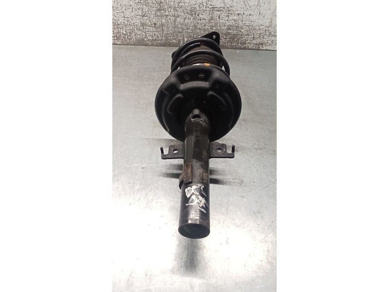 Recambio de amortiguador delantero derecho para renault megane iv hatchback (b9a/m/n_) 1.3 tce 115 (b9n9) referencia OEM IAM 543