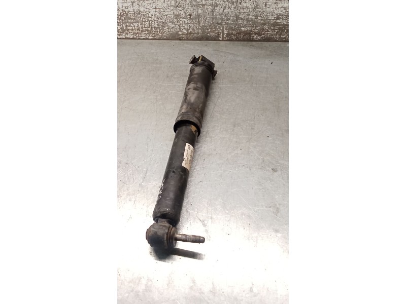 Recambio de amortiguador trasero izquierdo para renault megane iv hatchback (b9a/m/n_) 1.3 tce 115 (b9n9) referencia OEM IAM 562