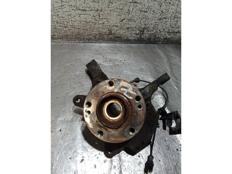Recambio de mangueta delantera izquierda para renault laguna ii (bg0/1_) 2.2 dci (bg0f) referencia OEM IAM   05