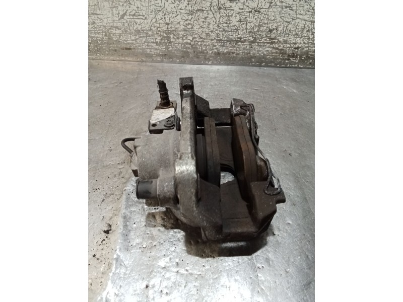 Recambio de pinza freno delantera derecha para renault laguna ii (bg0/1_) 2.2 dci (bg0f) referencia OEM IAM   05