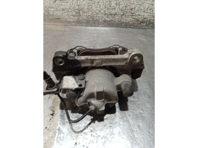 Recambio de pinza freno delantera derecha para renault laguna ii (bg0/1_) 2.2 dci (bg0f) referencia OEM IAM   05