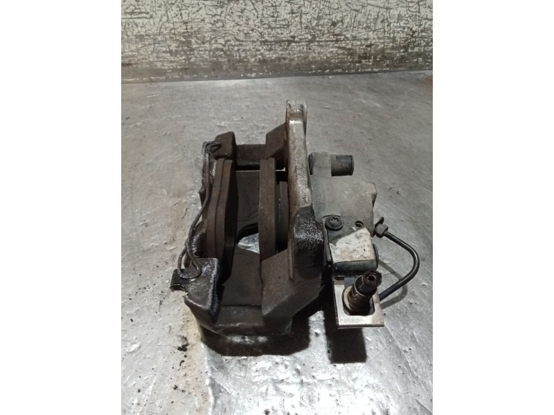 Recambio de pinza freno delantera derecha para renault laguna ii (bg0/1_) 2.2 dci (bg0f) referencia OEM IAM   05