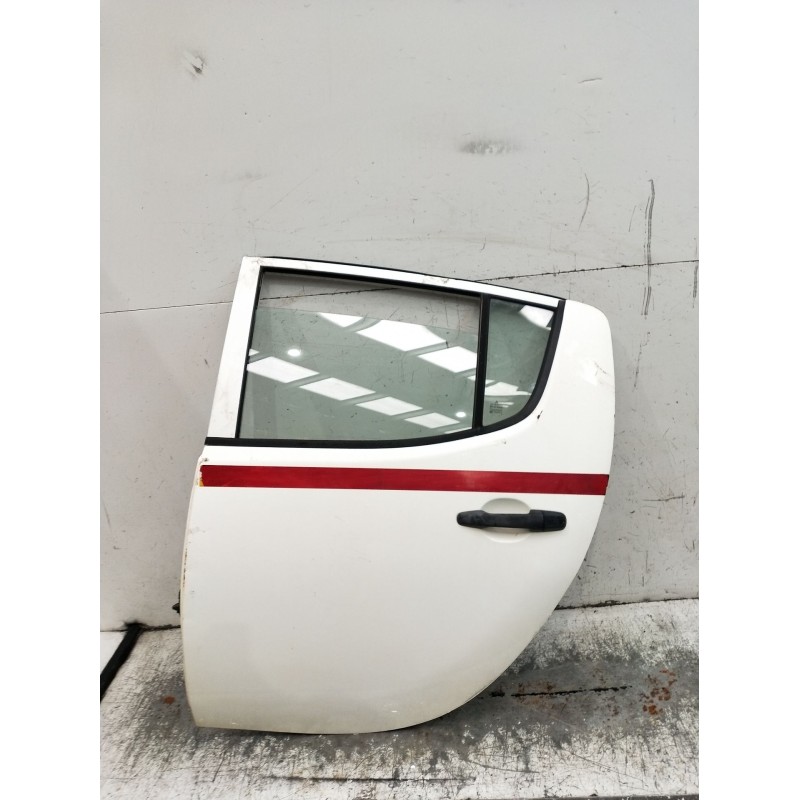Recambio de puerta trasera izquierda para mitsubishi l200 / triton (ka_t, kb_t) 2.5 di-d 4wd (kb4t) referencia OEM IAM  5P 2005