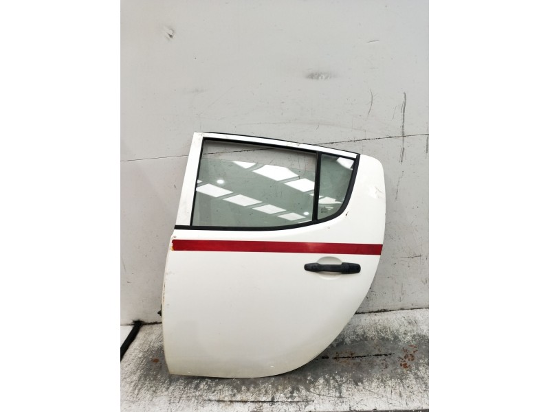 Recambio de puerta trasera izquierda para mitsubishi l200 / triton (ka_t, kb_t) 2.5 di-d 4wd (kb4t) referencia OEM IAM  5P 2005