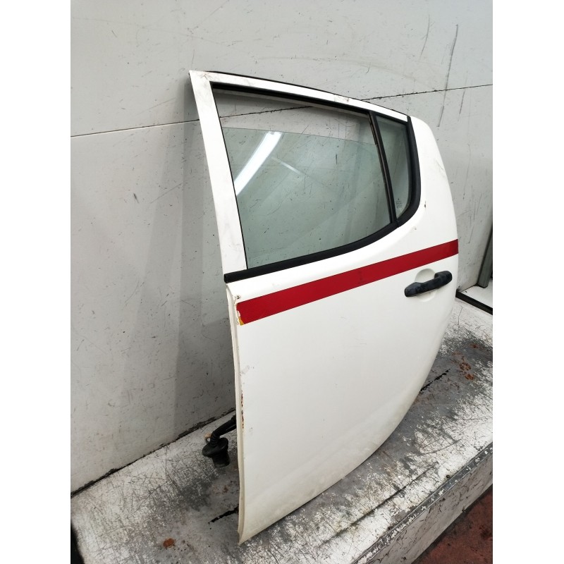 Recambio de puerta trasera izquierda para mitsubishi l200 / triton (ka_t, kb_t) 2.5 di-d 4wd (kb4t) referencia OEM IAM  5P 2005