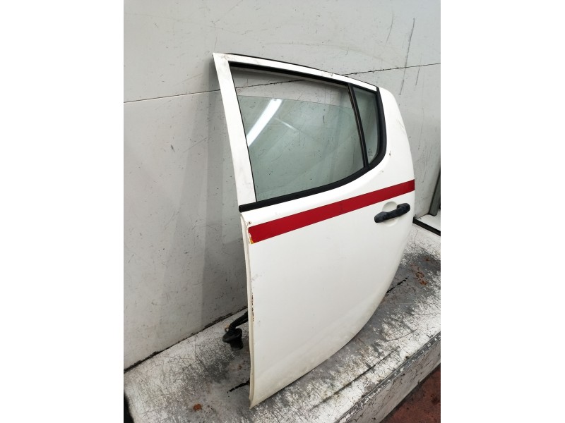 Recambio de puerta trasera izquierda para mitsubishi l200 / triton (ka_t, kb_t) 2.5 di-d 4wd (kb4t) referencia OEM IAM  5P 2005