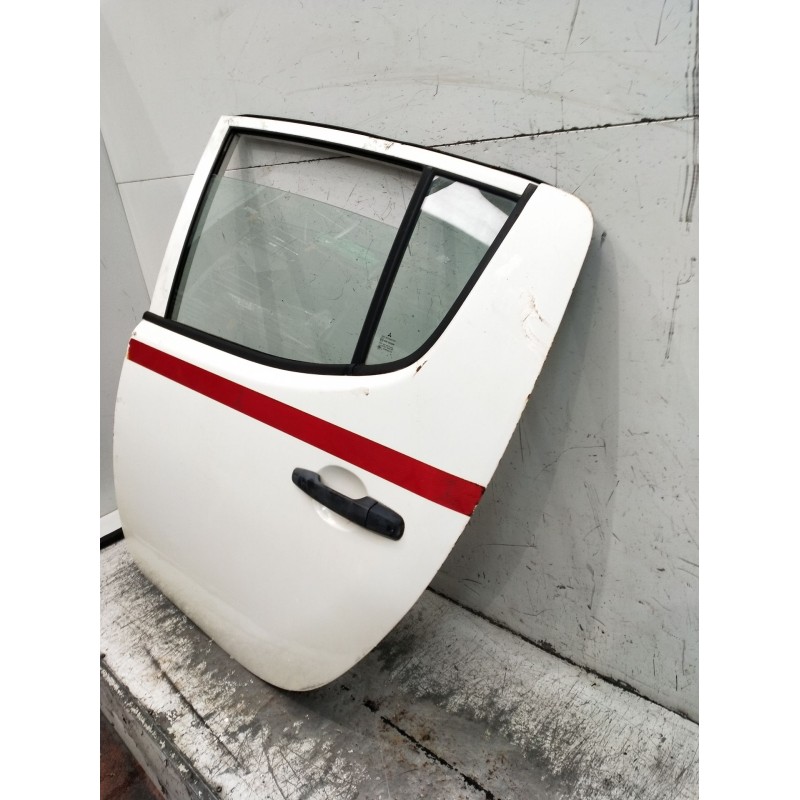 Recambio de puerta trasera izquierda para mitsubishi l200 / triton (ka_t, kb_t) 2.5 di-d 4wd (kb4t) referencia OEM IAM  5P 2005