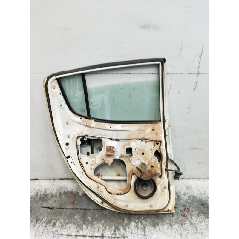 Recambio de puerta trasera izquierda para mitsubishi l200 / triton (ka_t, kb_t) 2.5 di-d 4wd (kb4t) referencia OEM IAM  5P 2005