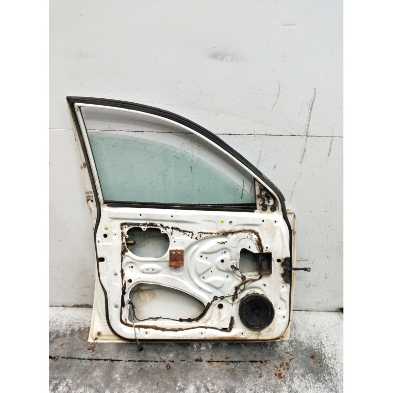 Recambio de puerta trasera izquierda para mitsubishi l200 / triton (ka_t, kb_t) 2.5 di-d 4wd (kb4t) referencia OEM IAM  5P 2005