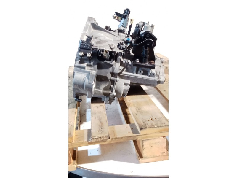 Recambio de caja cambios para nissan almera ii hatchback (n16) 2.2 dci referencia OEM IAM CE ND6 YD 6V 820012 8284