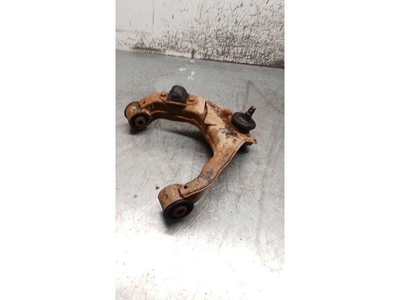 Recambio de brazo suspension superior delantero derecho para mitsubishi l200 / triton (ka_t, kb_t) 2.5 di-d 4wd (kb4t) referenci