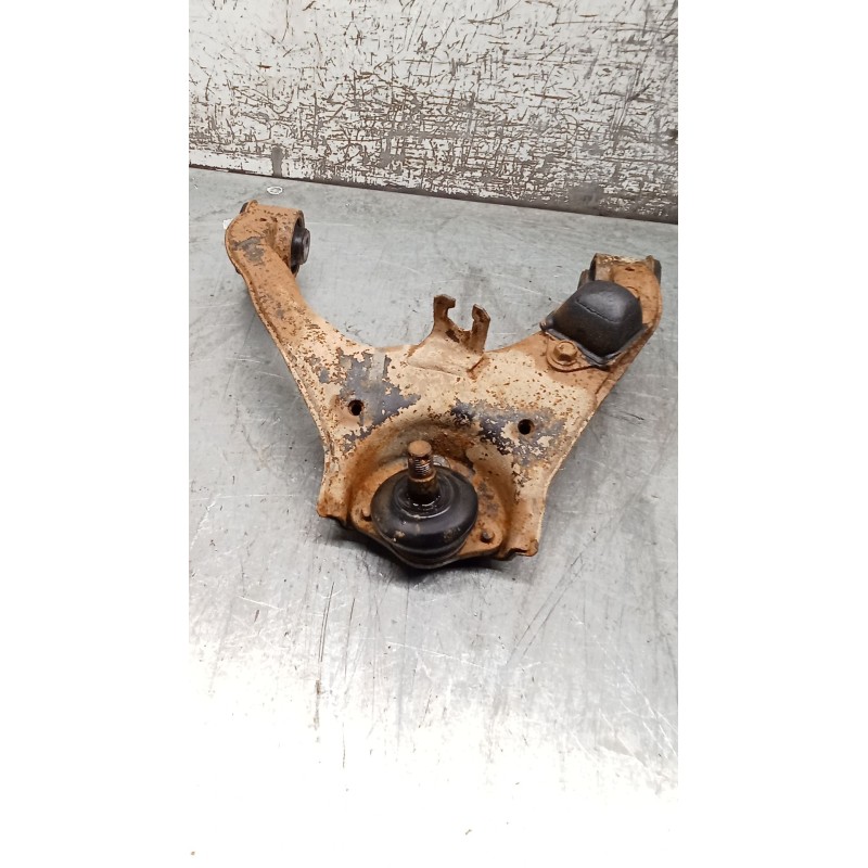 Recambio de brazo suspension superior delantero derecho para mitsubishi l200 / triton (ka_t, kb_t) 2.5 di-d 4wd (kb4t) referenci