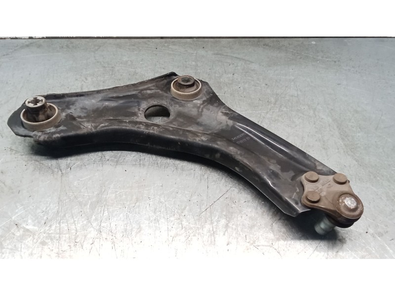 Recambio de brazo suspension inferior delantero izquierdo para renault megane iv hatchback (b9a/m/n_) 1.3 tce 115 (b9n9) referen