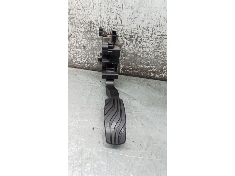 Recambio de potenciometro pedal para renault megane iv hatchback (b9a/m/n_) 1.3 tce 115 (b9n9) referencia OEM IAM 180020000R  18