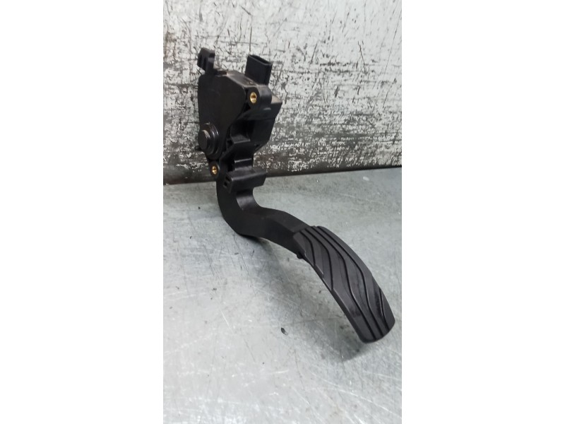 Recambio de potenciometro pedal para renault megane iv hatchback (b9a/m/n_) 1.3 tce 115 (b9n9) referencia OEM IAM 180020000R  18