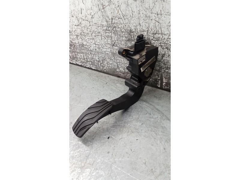 Recambio de potenciometro pedal para renault megane iv hatchback (b9a/m/n_) 1.3 tce 115 (b9n9) referencia OEM IAM 180020000R  18