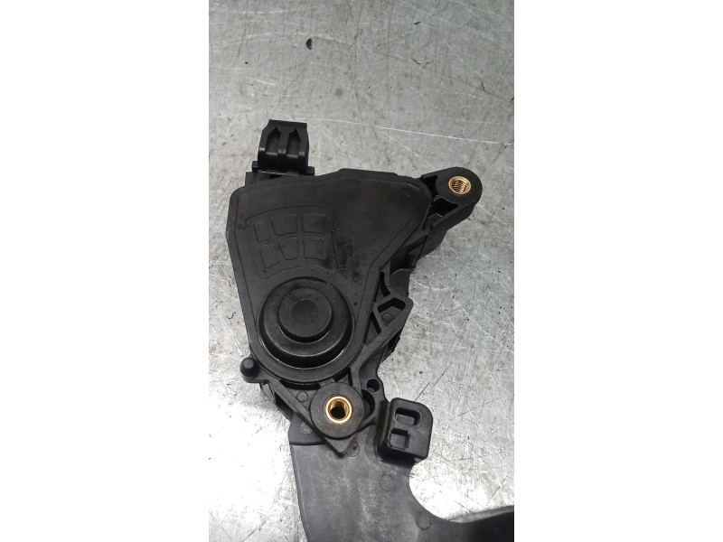 Recambio de potenciometro pedal para renault megane iv hatchback (b9a/m/n_) 1.3 tce 115 (b9n9) referencia OEM IAM 180020000R  18
