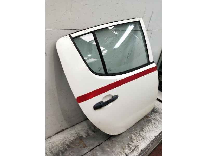 Recambio de puerta trasera derecha para mitsubishi l200 / triton (ka_t, kb_t) 2.5 di-d 4wd (kb4t) referencia OEM IAM  4P 2005