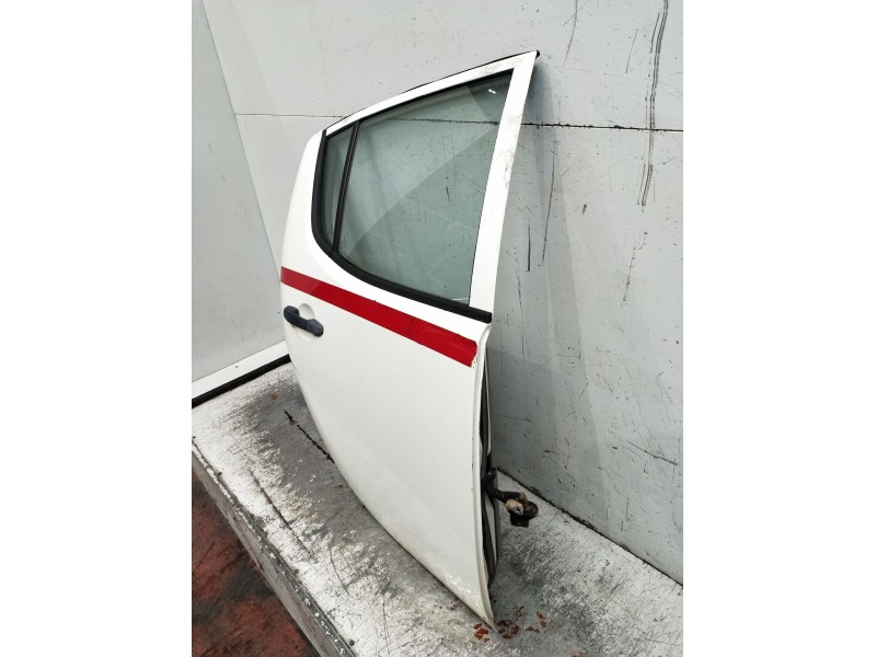 Recambio de puerta trasera derecha para mitsubishi l200 / triton (ka_t, kb_t) 2.5 di-d 4wd (kb4t) referencia OEM IAM  4P 2005