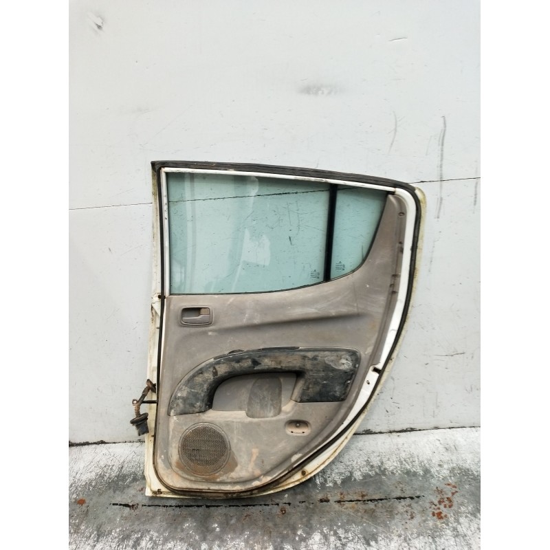 Recambio de puerta trasera derecha para mitsubishi l200 / triton (ka_t, kb_t) 2.5 di-d 4wd (kb4t) referencia OEM IAM  4P 2005