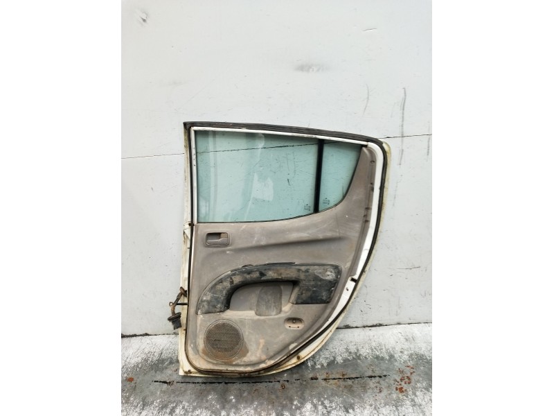 Recambio de puerta trasera derecha para mitsubishi l200 / triton (ka_t, kb_t) 2.5 di-d 4wd (kb4t) referencia OEM IAM  4P 2005