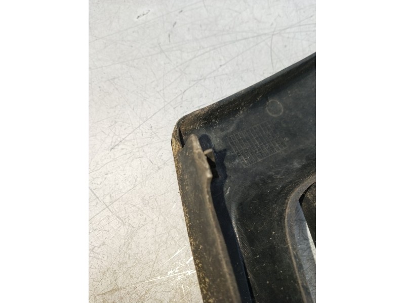 Recambio de rejilla delantera para hyundai galloper ii (jk-01) 2.5 td intercooler referencia OEM IAM  VER FOTOS 1998