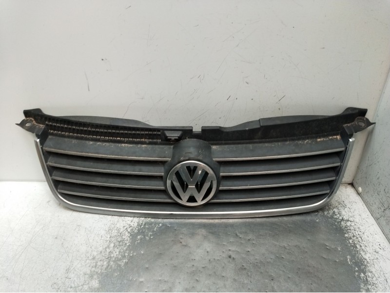 Recambio de rejilla delantera para volkswagen passat b5.5 (3b3) 1.9 tdi 4motion referencia OEM IAM   2001