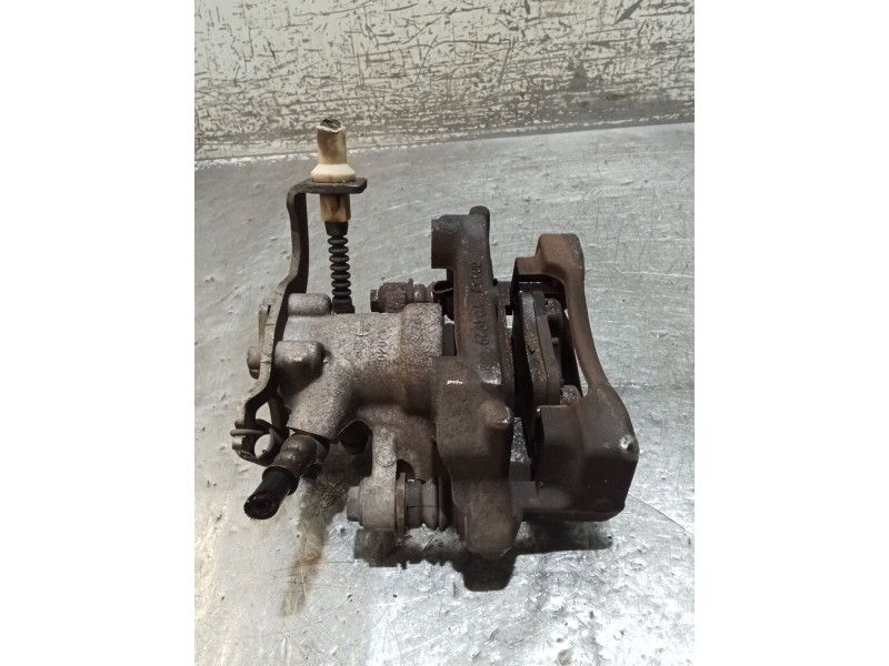 Recambio de pinza freno trasera derecha para toyota auris (_e15_) 2.0 d-4d (ade150_) referencia OEM IAM   06