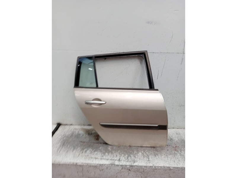 Recambio de puerta trasera derecha para renault megane ii station wagon (km0/1_) 1.9 dci referencia OEM IAM   