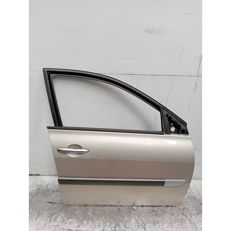 Recambio de puerta delantera derecha para renault megane ii station wagon (km0/1_) 1.9 dci referencia OEM IAM   