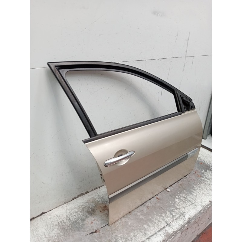 Recambio de puerta delantera derecha para renault megane ii station wagon (km0/1_) 1.9 dci referencia OEM IAM   