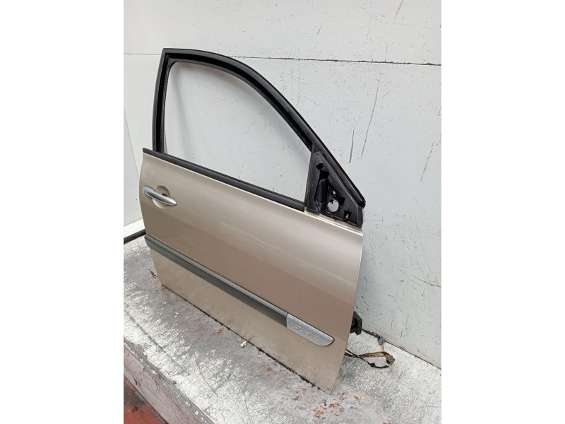 Recambio de puerta delantera derecha para renault megane ii station wagon (km0/1_) 1.9 dci referencia OEM IAM   
