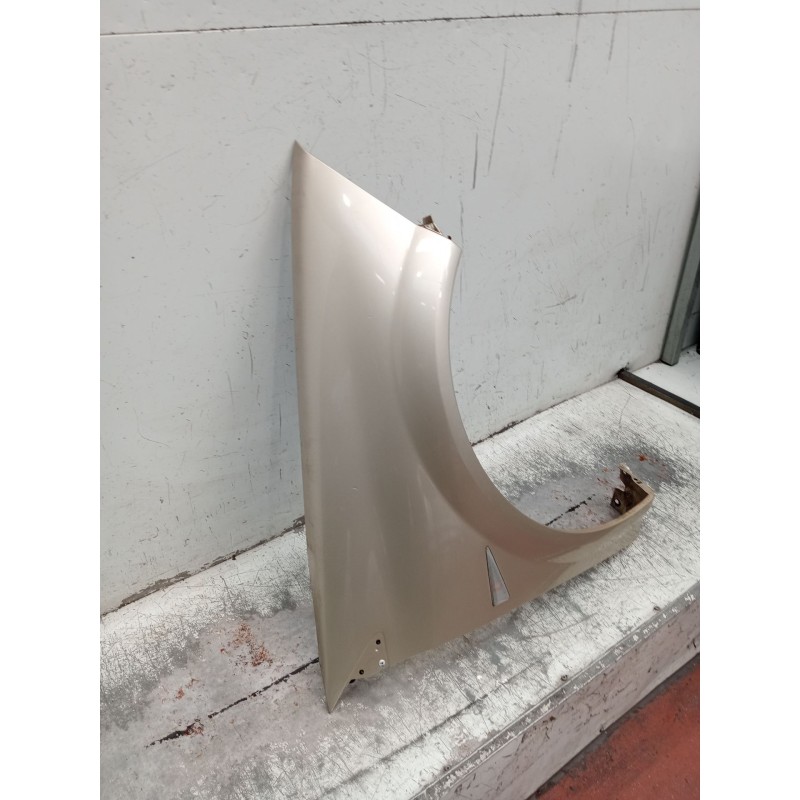 Recambio de aleta delantera derecha para renault megane ii station wagon (km0/1_) 1.9 dci referencia OEM IAM   