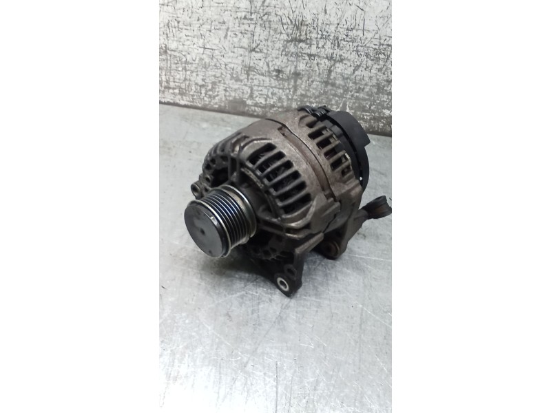 Recambio de alternador para seat leon (1m1) 1.9 tdi referencia OEM IAM 038903023L 0124325001 99