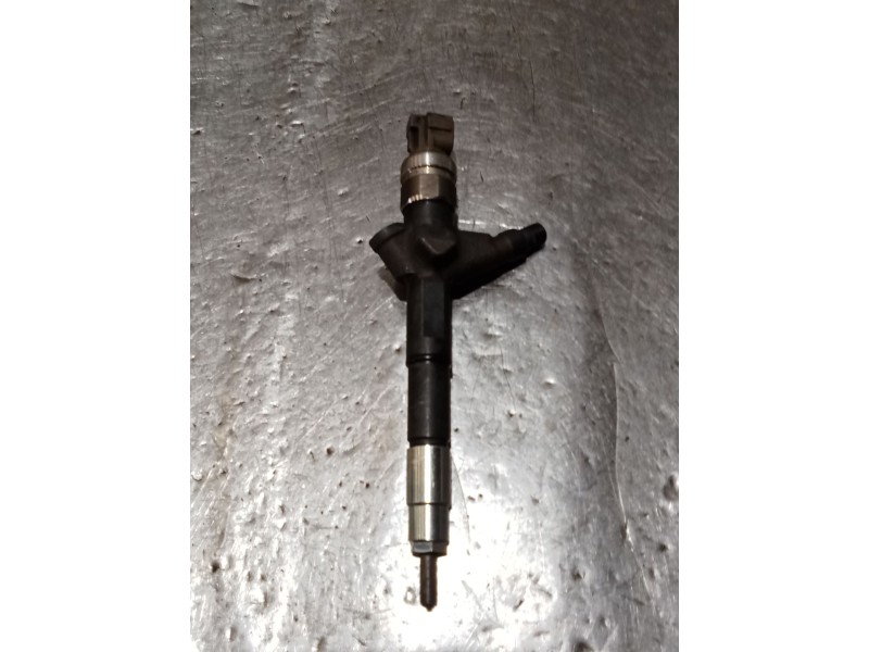 Recambio de inyector para nissan almera ii hatchback (n16) 2.2 dci referencia OEM IAM AW421AW4 03G00843 DENSO