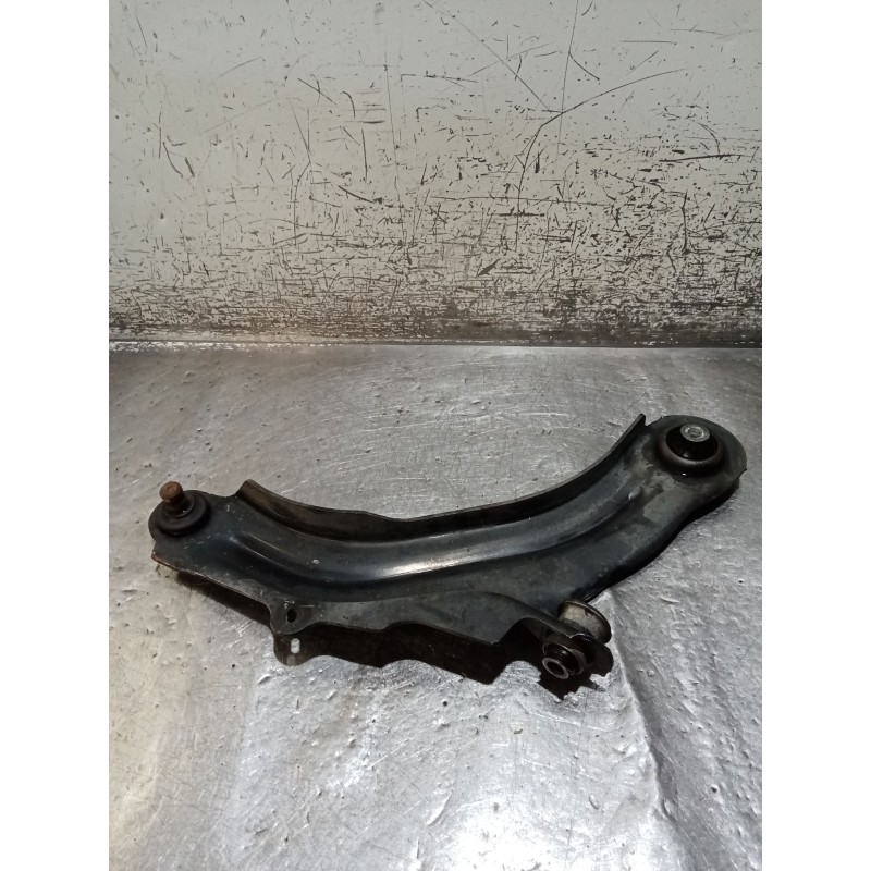 Recambio de brazo suspension inferior delantero derecho para renault megane ii station wagon (km0/1_) 1.9 dci referencia OEM IAM