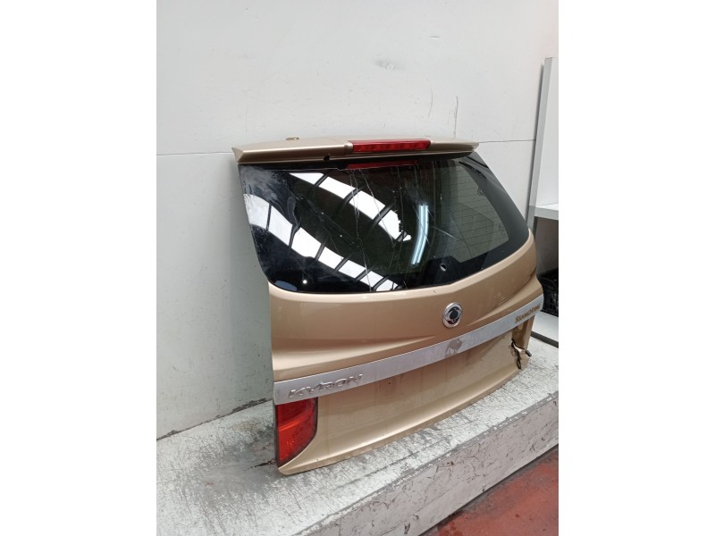 Recambio de porton trasero para ssangyong kyron 2.0 xdi referencia OEM IAM   