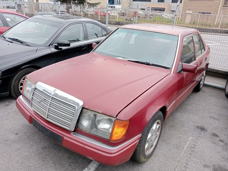 mercedes-benz 124 sedán (w124) del año 1997