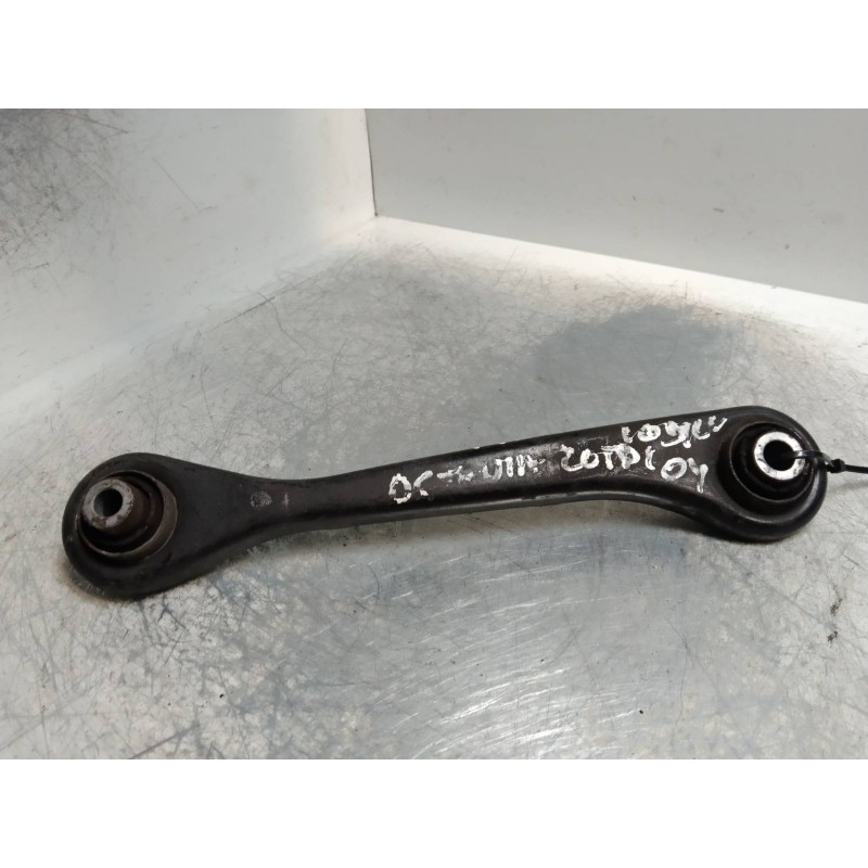 Recambio de brazo suspension inferior trasero derecho para skoda octavia berlina (1z3) 2.0 tdi dpf referencia OEM IAM   