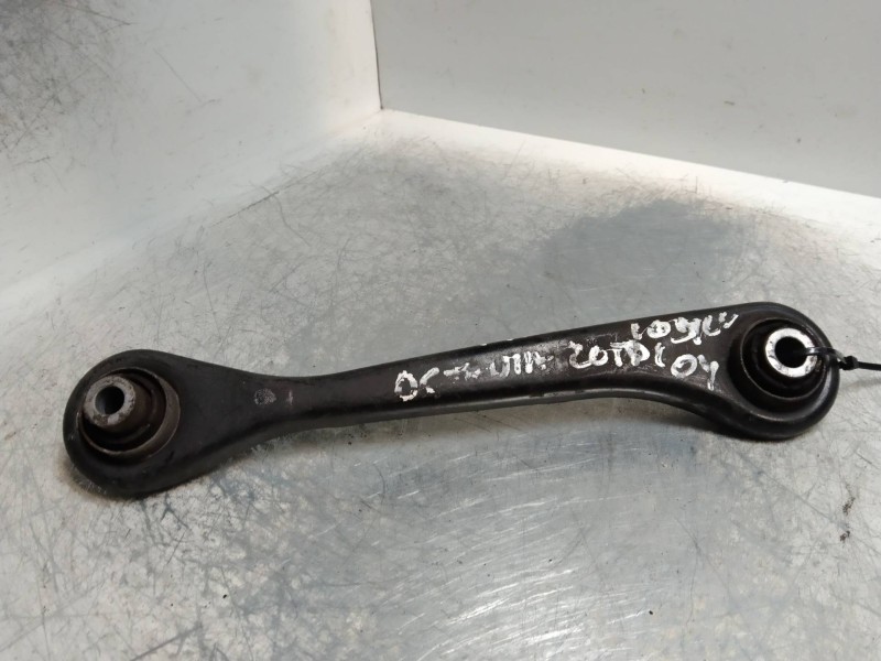 Recambio de brazo suspension inferior trasero derecho para skoda octavia berlina (1z3) 2.0 tdi dpf referencia OEM IAM   