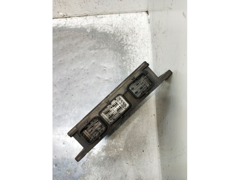 Recambio de centralita motor uce para renault clio ii (bb_, cb_) 1.5 dci (b/cb07) referencia OEM IAM 8200303619 80125503 2001